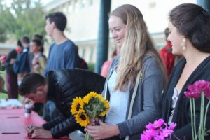 Leadership students organized the delivery of flowers and the writing of notes.