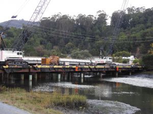 Spanning over four years, the project includes a complete replacement of the current bridge with a cast-iron girder bridge, part of which has already begun to be built.