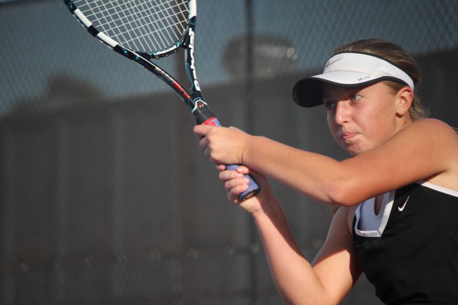 Girls tennis comes up short in semifinals