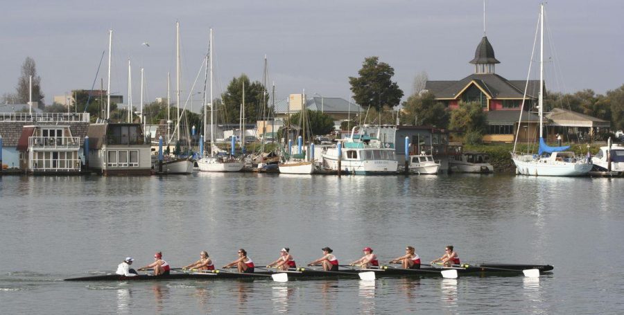 Girls crew varsity boat beats rival Oakland in close races