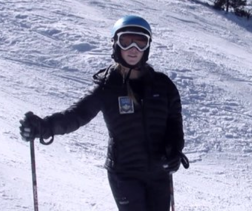 Skiing season kicks off, students hit the slopes