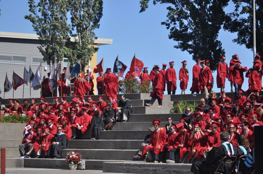 Class of 2014 runs over the hill