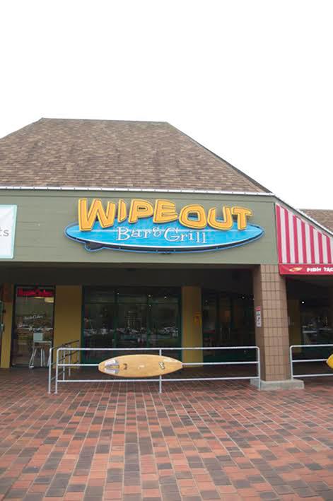 Wipeout Bar and Grill, located in the Bon Air Center in Greenbrae, closed on Oct. 30. The restaurant was a popular place to work for Redwood students.