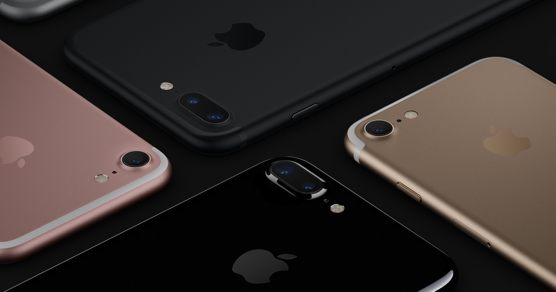 Apple has released a brand new jet black glossy finish to its iPhone color selection