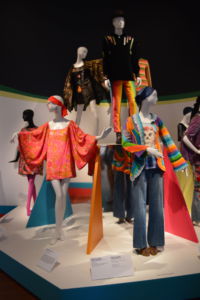 Mannequins dressed in clothing of the time are situated in the center of most rooms.