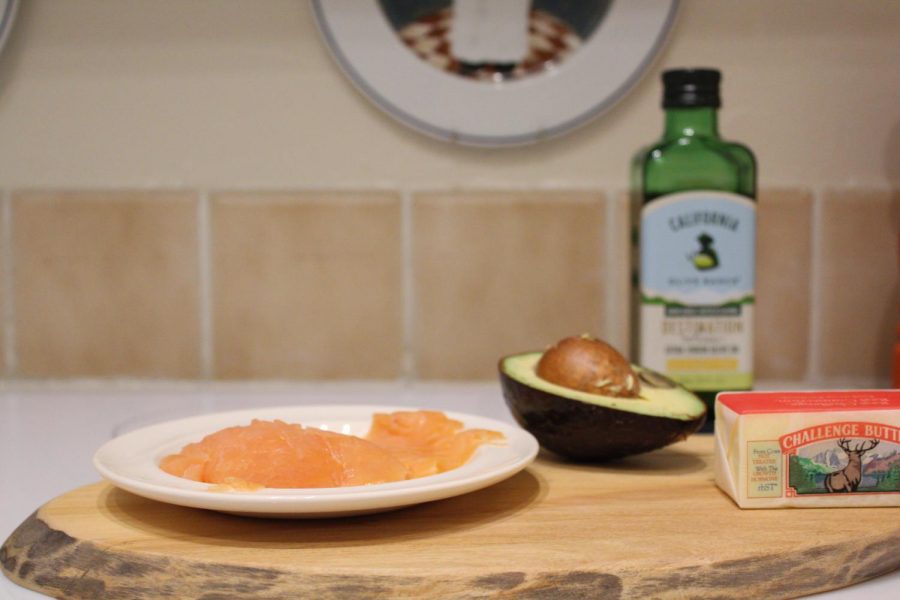  A few examples of food that are Keto; salmon, almonds, avocado, butter and olive oil.