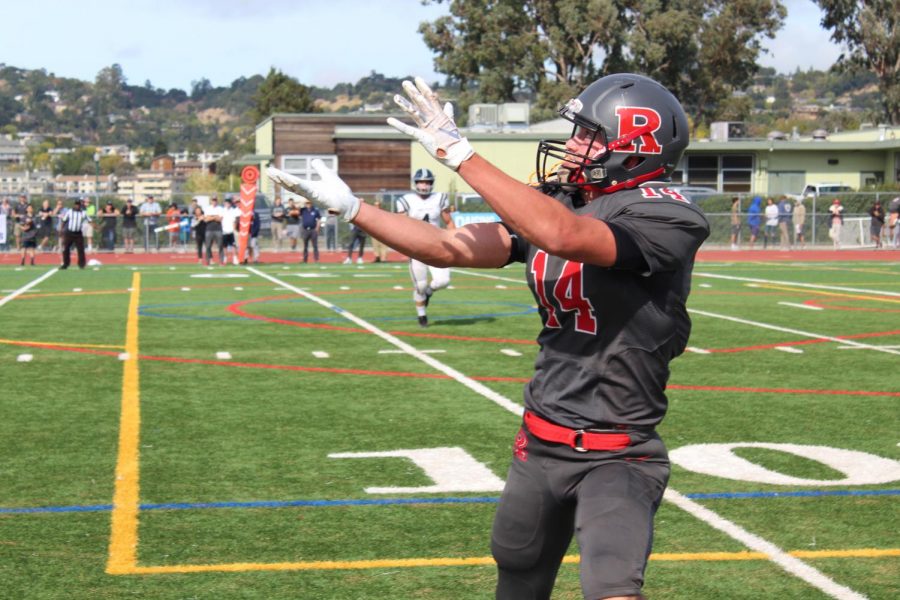 Varsity football perseveres in the game, but loses to Marin Catholic 14-0