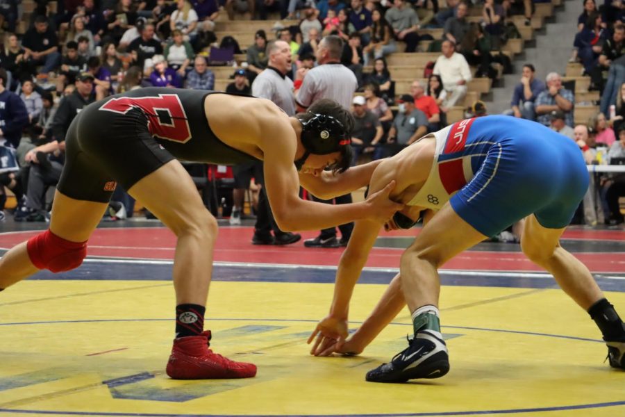 Wrestling team tackles COVID-19 restrictions