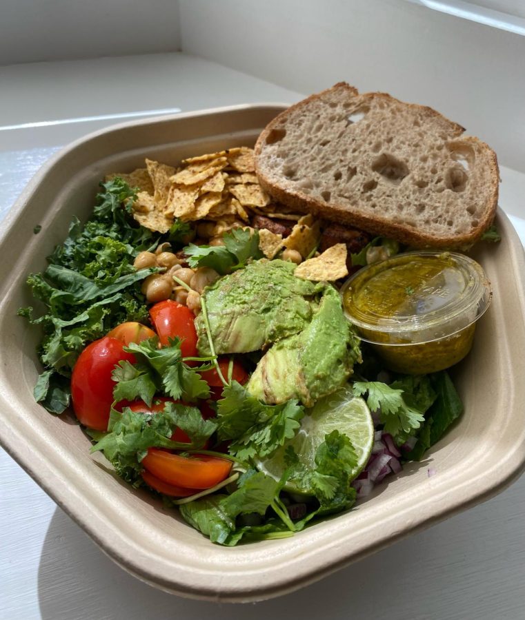 Arranged into a vibrant and appetizing bowl, Sweetgreen’s fresh produce gives the salad both crunch and color.