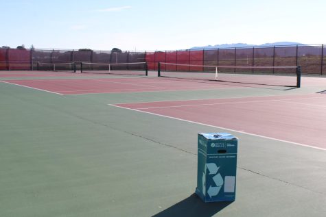 Recycle tennis balls at Redwood tennis courts. (Photo by Lucy Wong)