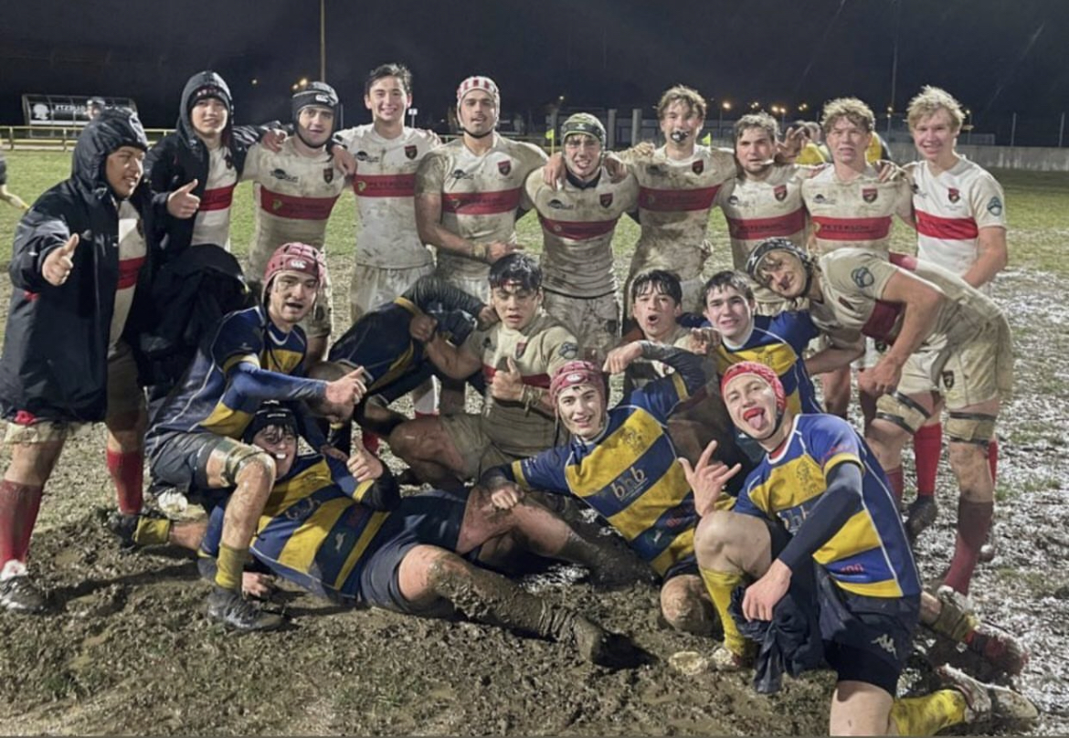Getting together after a game, Tommaso’s Italian team and the Marin Highlanders pose for a photo together.
(Photo courtesy of Tommaso Visentin)