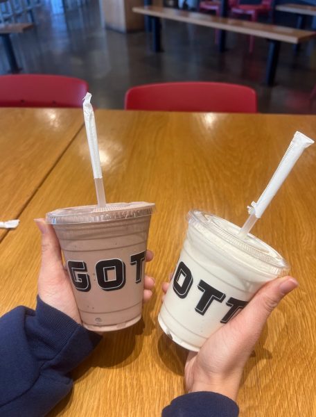 Prominent vanilla and chocolate flavors shine through in these one-of-a-kind Gott’s shakes. 