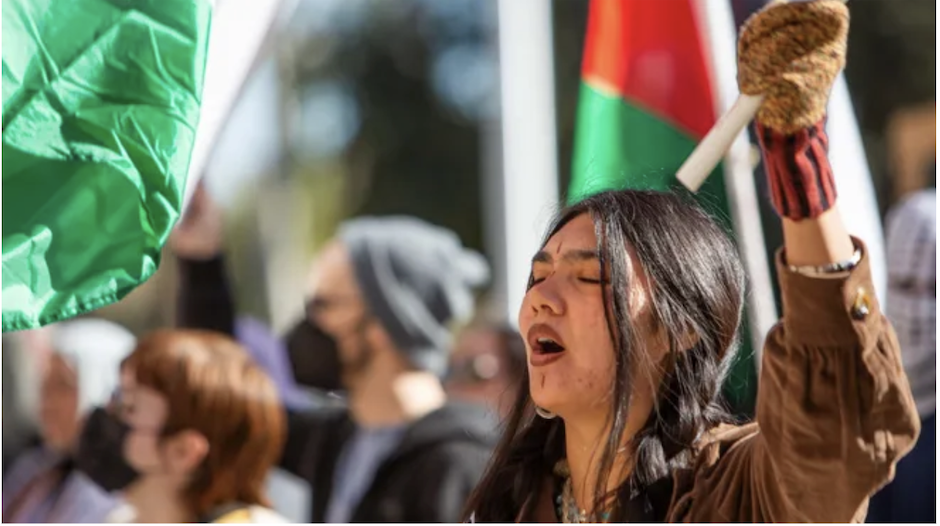 Protesters+wave+Palestinian+flags+showing+their+resistance+against+Starbucks.+Photo+Courtesy+of+the+Arizona+Republic+-+Joel+Angel+Juarez