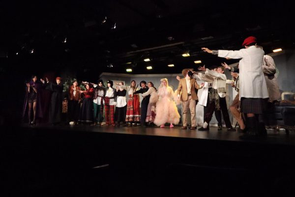 As the show comes to a close, all the cast members bow to the crowd and receive their applause. 
